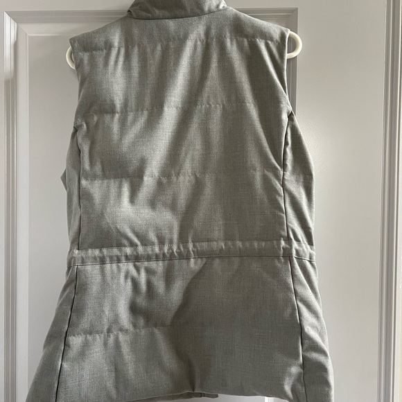 Banana Republic Down Puffer Vest - Women's Medium - Picture 5 of 6